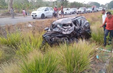 Mueren 11 personas en accidente vial en Tabasco