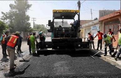 Supervisan autoridades recarpeteo en la zona centro de Saltillo