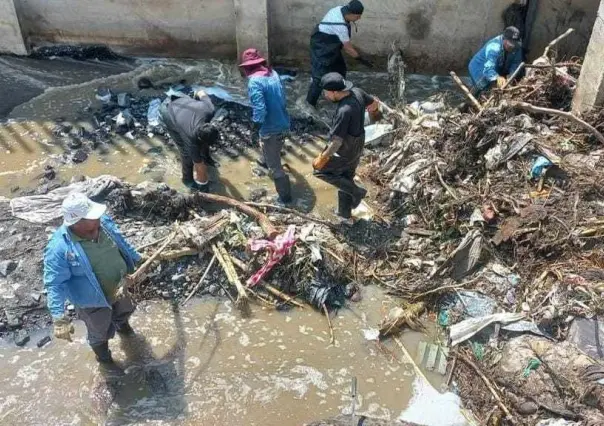 Basura provoca inundaciones en Ecatepec; realizan limpieza