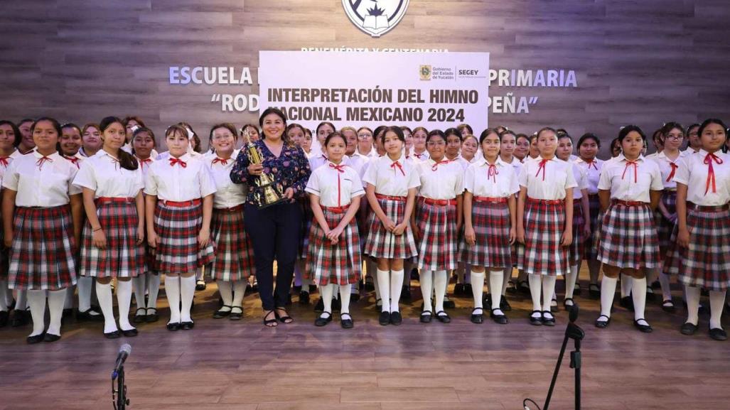 Escuela Vadillo Cicero de Mérida gana Fase Estatal Concurso Himno Mexicano