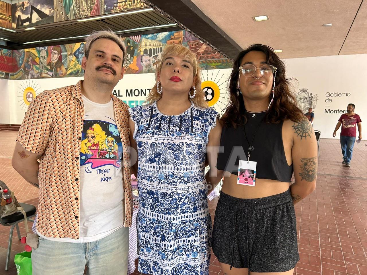 En la feria participaron más de cien expositores, quienes ofrecieron desde pines con diversas figuras, ropa y zapatos de segunda mano. Foto: POSTA.