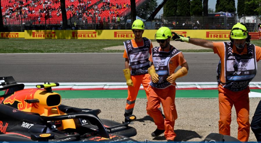 Checo Pérez sufre accidente en el Gran Premio Emilia-Romaña. Foto. POSTA Deportes