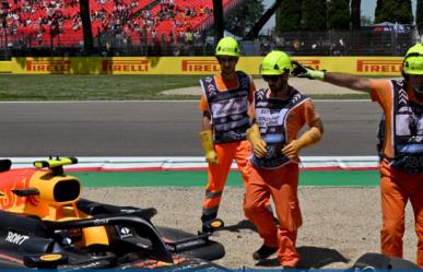 Checo Pérez deja el Gran Premio de México tras chocar contra barda de protección