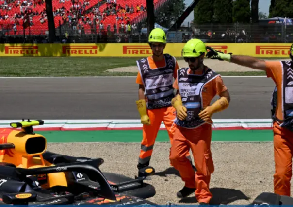 Checo Pérez deja el Gran Premio de México tras chocar contra barda de protección