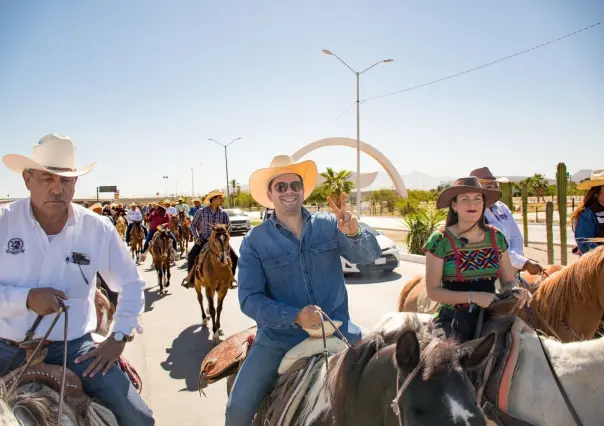 Manuel Cota se compromete a impulsar cabalgata y tradiciones en La Paz