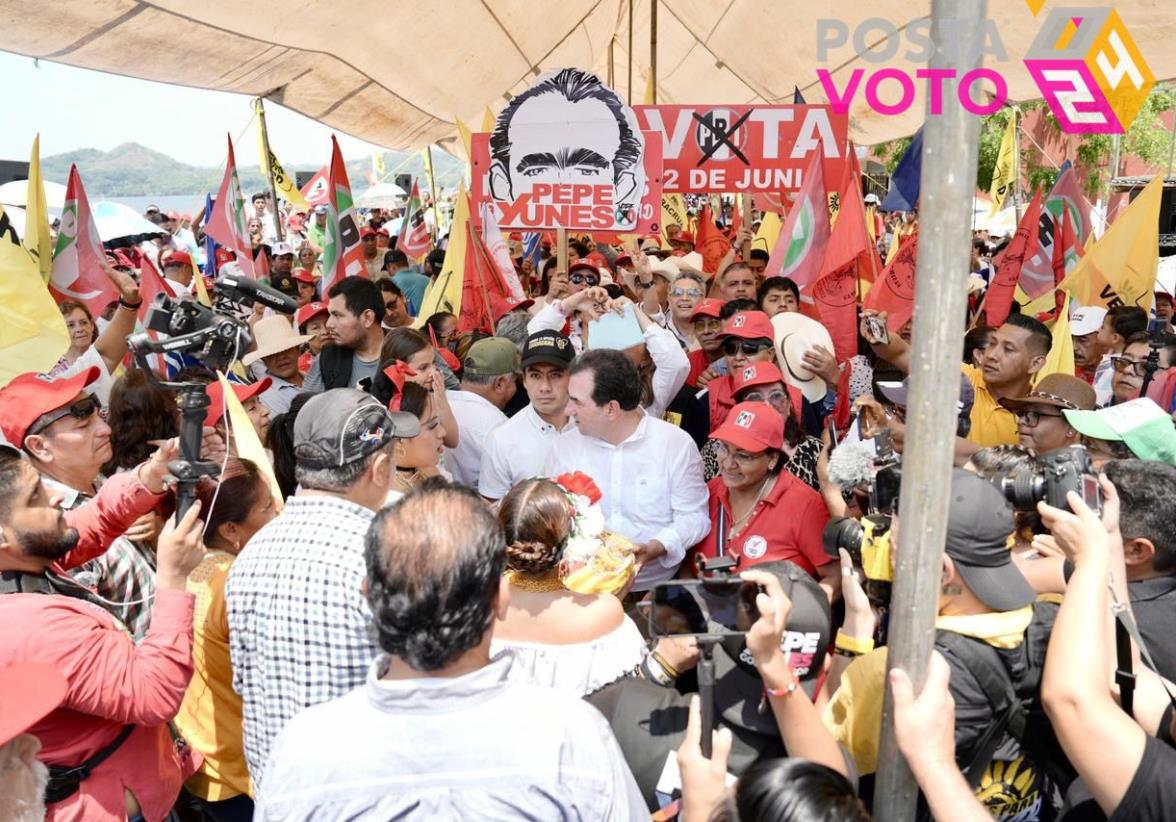 Pepe Yunes, en su recorrido por Veracruz, resalta la unidad como clave para ganar y gobernar, además de prometer soluciones a los problemas del agua. Foto: Rosalinda Morales / POSTA