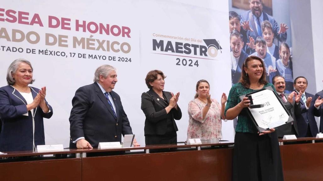 Reconoce Delfina Gómez a 33 docentes; refuerza alianza con el magisterio