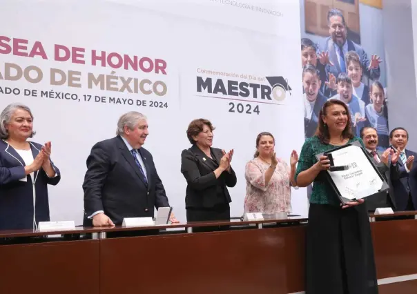 Reconoce Delfina Gómez a 33 docentes; refuerza alianza con el magisterio