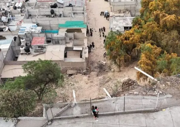 Deslizamiento de tierra en Ecatepec sepulta vivienda y causa daños materiales