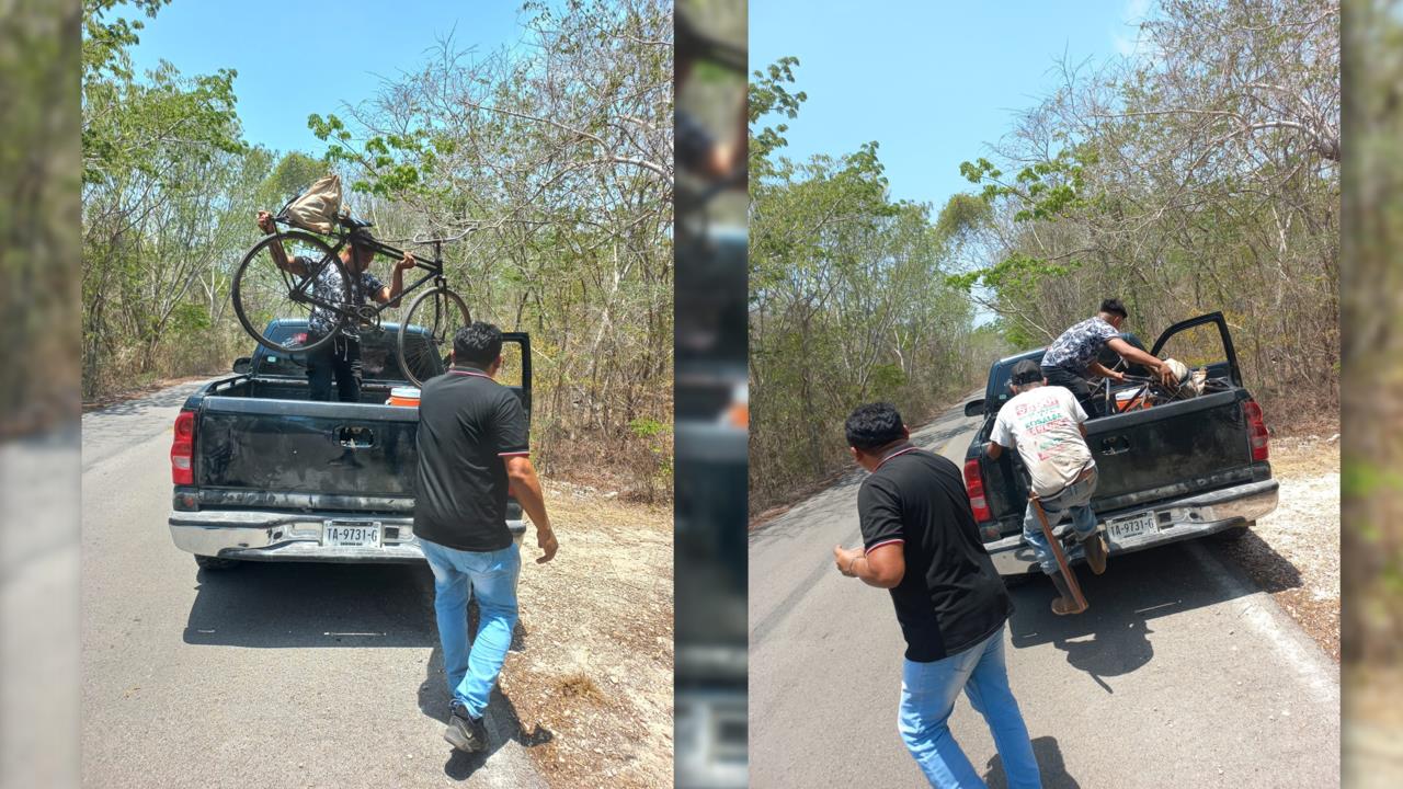 Los muchachos ayudaron a subir la bicicleta del hombre de avanzada edad Foto: Redes Sociales