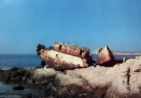 Barco Varado en Los Cabos, BCS. I El Bable.