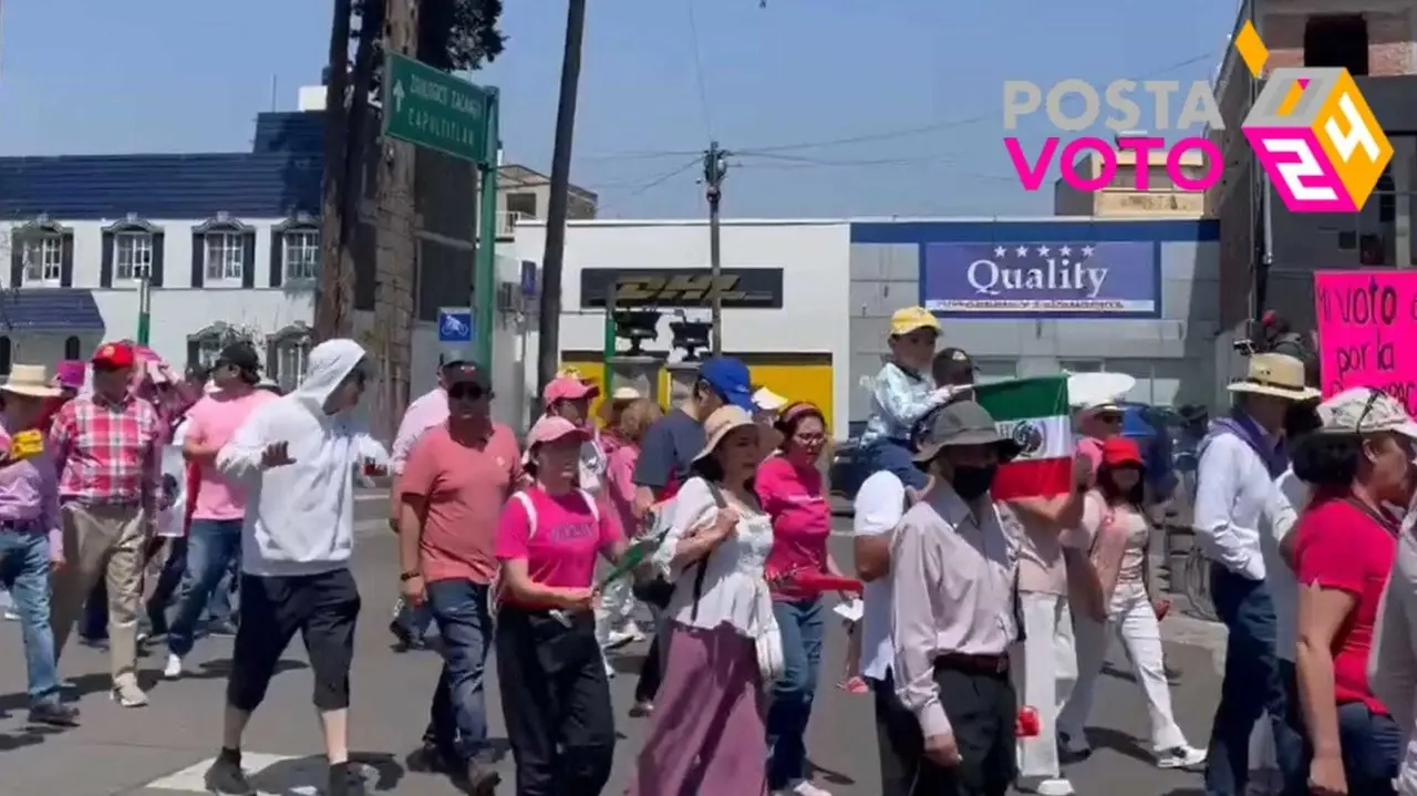 La Marea Rosa en Toluca inició su marcha en el monumeto al Águila hacia la Plaza de Los Mártires. Foto: Captura de pantalla