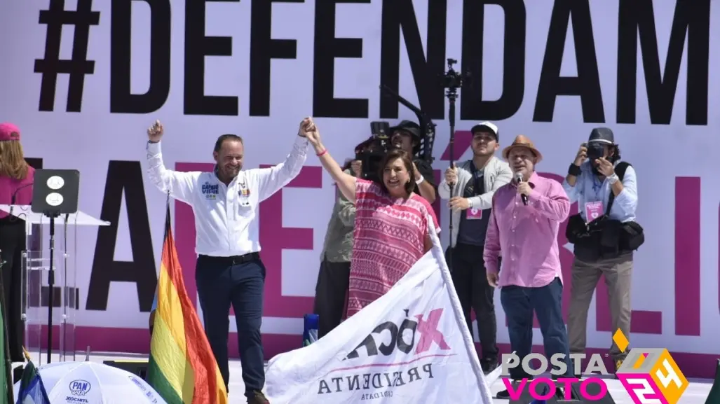 Xóchitl Gálvez encabeza la Marea Rosa en Zócalo de la Ciudad de México