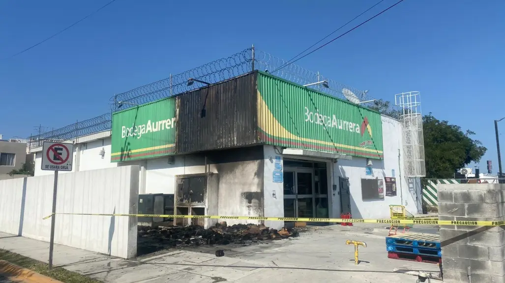 Controlan incendio en bodega Aurrera de Apodaca; descartan lesionados