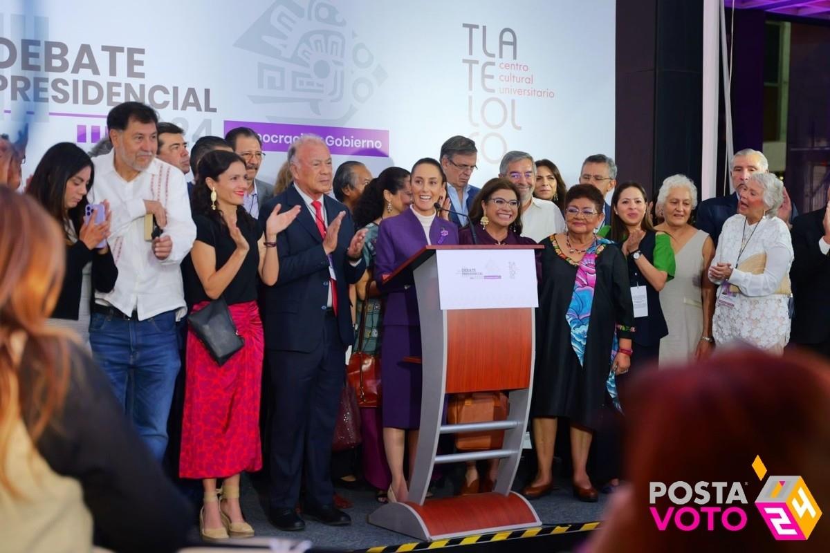 Claudia Sheinbaum junto a su equipo después del tercer debate Foto: Alejandro Godina/POSTA CDMX