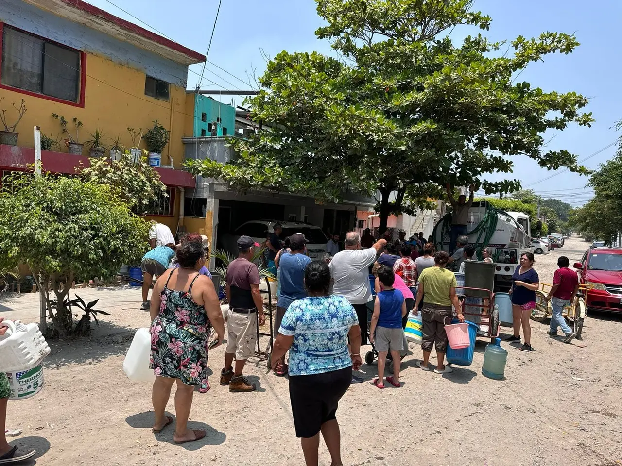 Amenazan con bloqueos por falta de agua