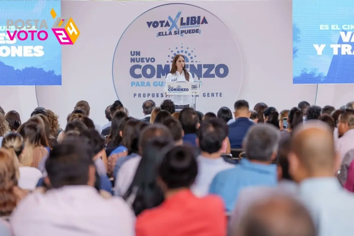 Libia Denisse en reunión con simpatizantes en Guanajuato Foto: X(Twitter) @LibiaDennise