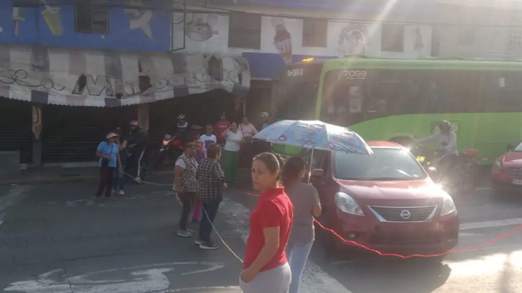 Protestan vecinos en Iztapalapa por falta de agua desde hace dos semanas