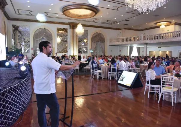 Celebran más de 700 docentes de la Sección 50 del SNTE Día del Maestro