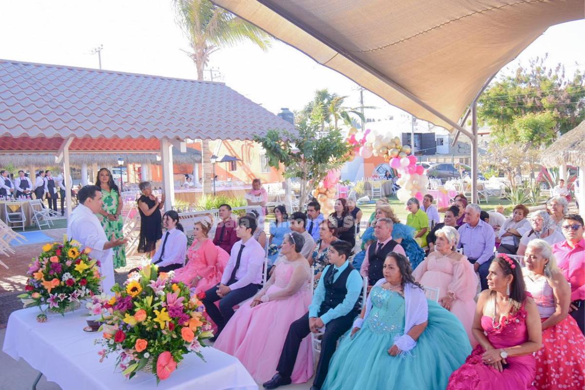 Llega el tiempo de vals para 10 abuelitas de Los Cabos