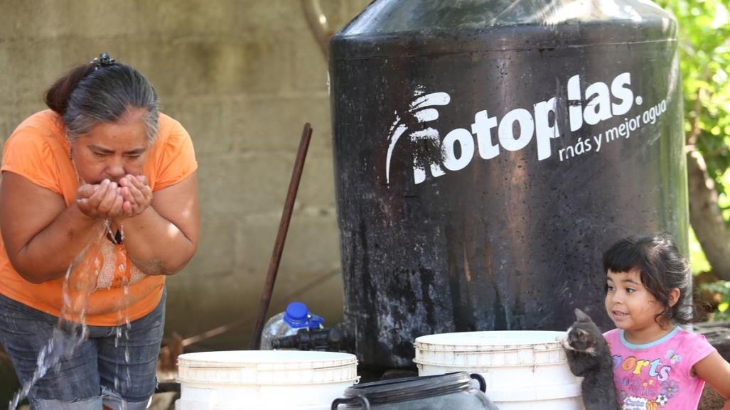 Abastecen con agua de pipa a nueve comunidades