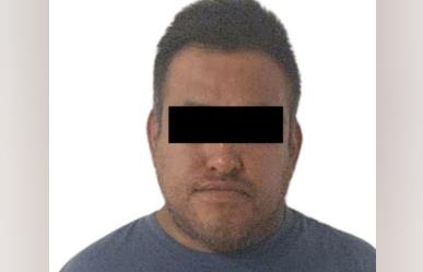 ¡No le gustó el trato! Cliente agarra a golpes a la cajera de una tienda