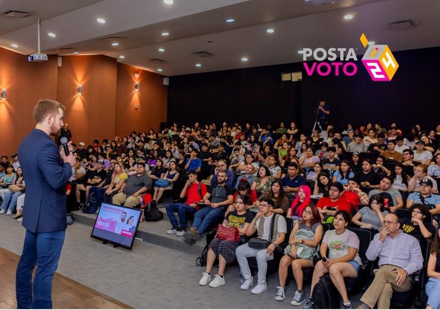 Mauricio Cantú presentó su programa SULTANAS en la Universidad Metropolitana de Monterrey. Foto. Mauricio Cantú