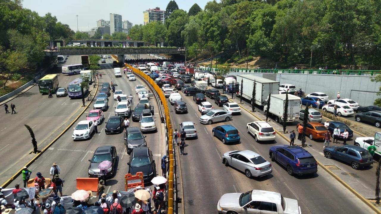 CNTE bloquea Circuito. Foto: Ramón Ramírez