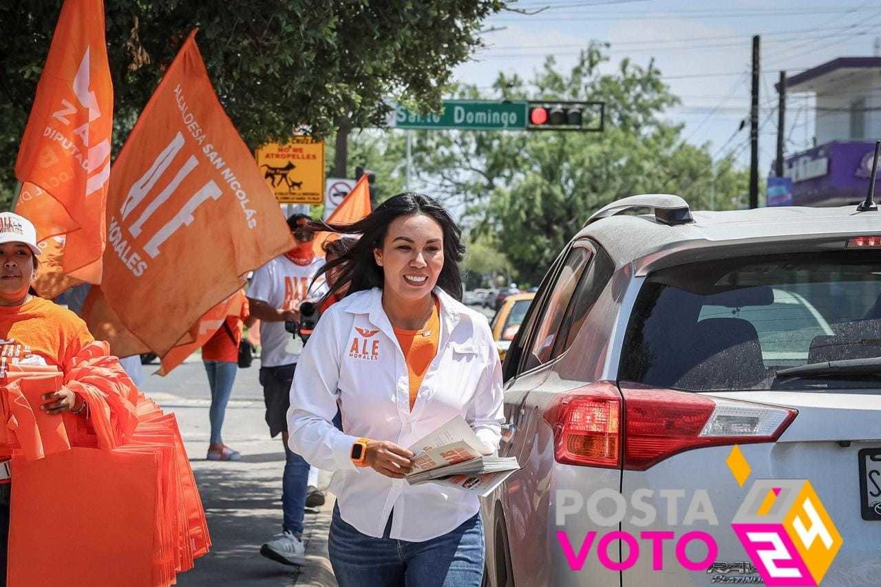 Ale Morales, comentó que los nicolaítas se quejan de los baches y la mala calidad del pavimento, por lo que, además del compromiso de pavimentar las avenidas, resaltó que también cambiará la metodología. Foto: Armando Galicia.