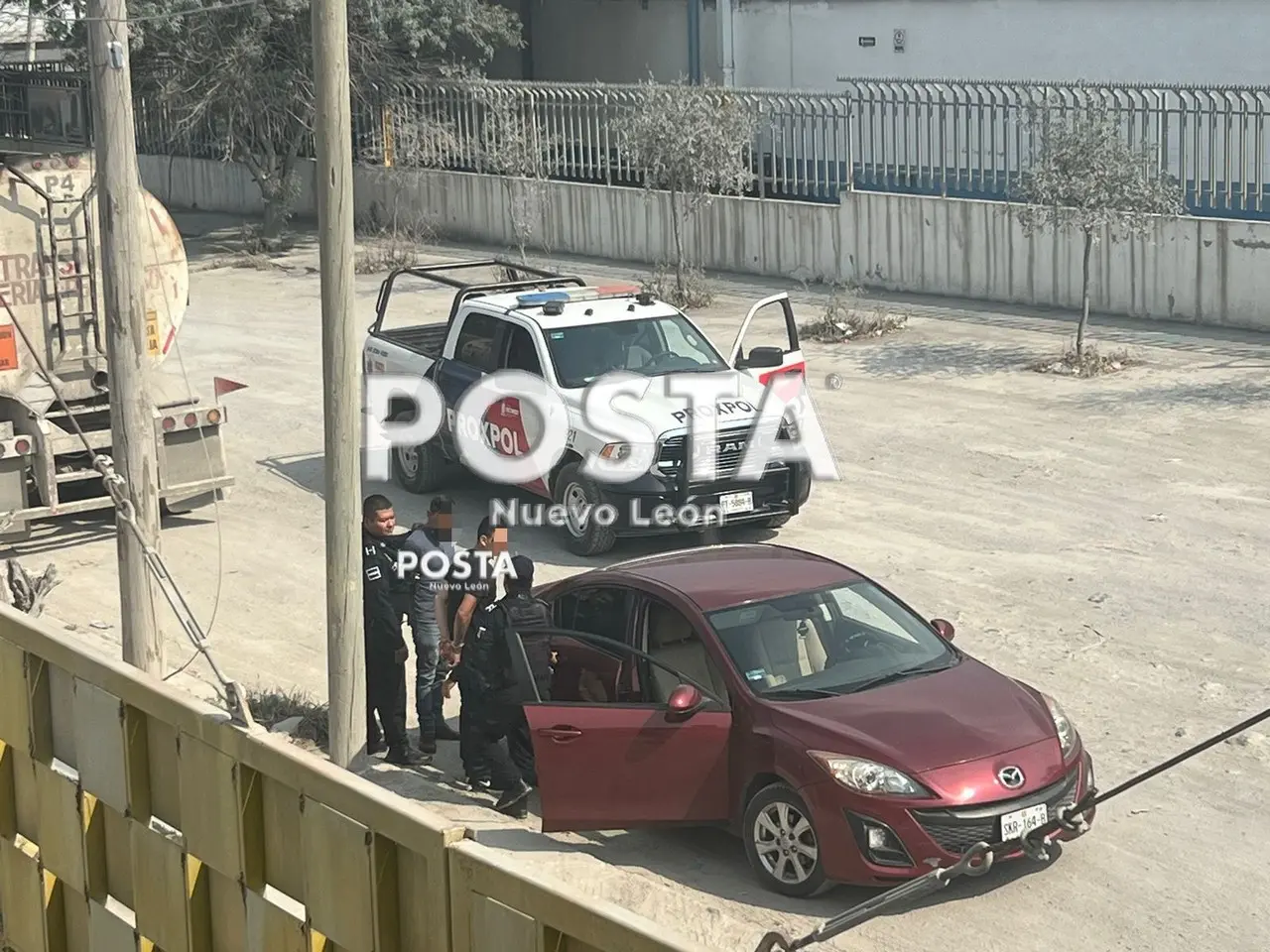 La zona fue asegurada por municipales y agentes ministeriales, quienes ya iniciaron la carpeta de investigación. Foto: Raymundo Elizalde.