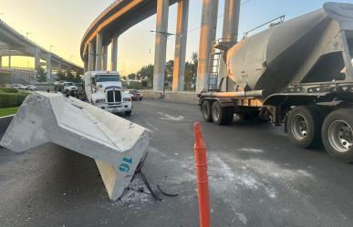 Vuelca trailer que transporta trabe de concreto en Iztapalapa