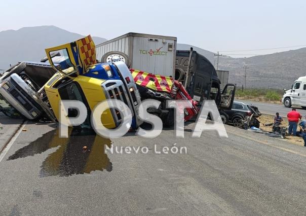 Choque múltiple deja un muerto y varios lesionados en García, Nuevo León