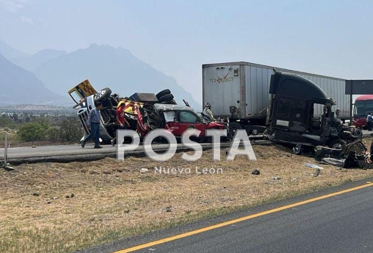 Choque múltiple deja un muerto y varios lesionados en García, Nuevo León