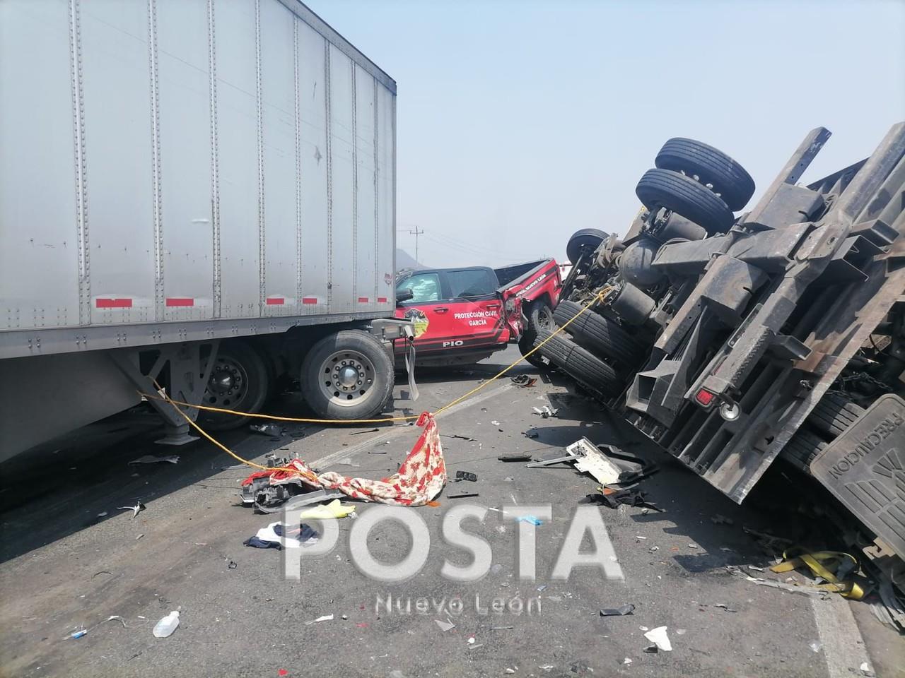 Choque múltiple deja un muerto y varios lesionados en García, Nuevo León