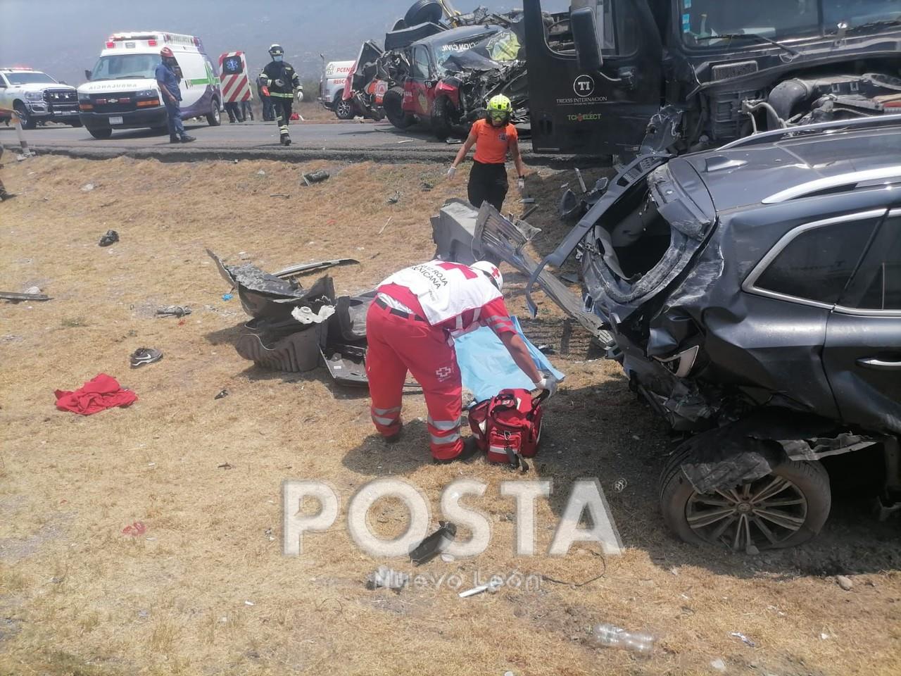Choque múltiple deja un muerto y varios lesionados en García, Nuevo León
