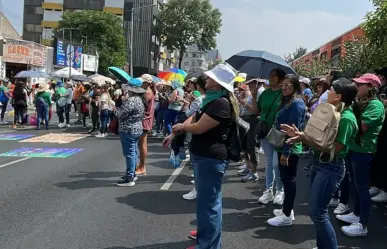 Profesores de Educación Básica de la CDMX bloquean San Antonio Abad