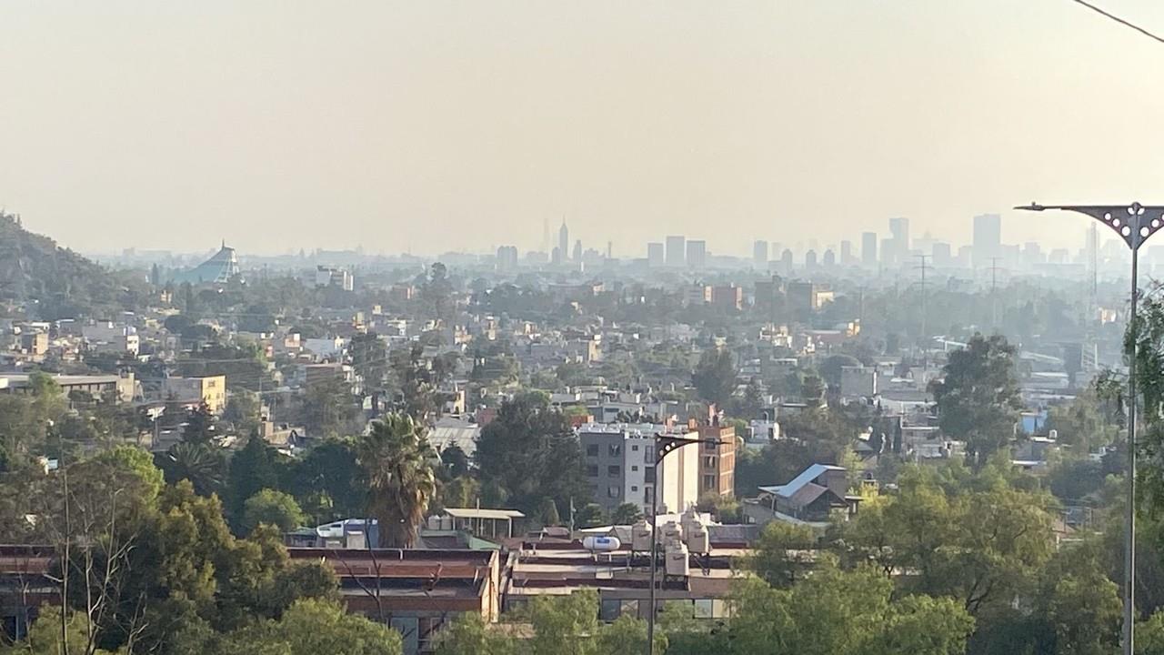 Ciudad de México con Contingencia Ambiental. Foto: @rbarriosfuentes