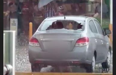 Fuertes lluvias y granizo causan daños en la autopista México-Pachuca