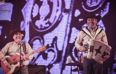 Ricky Muñoz desaíra a sus fanáticos durante un concierto en Michoacán (VIDEO)