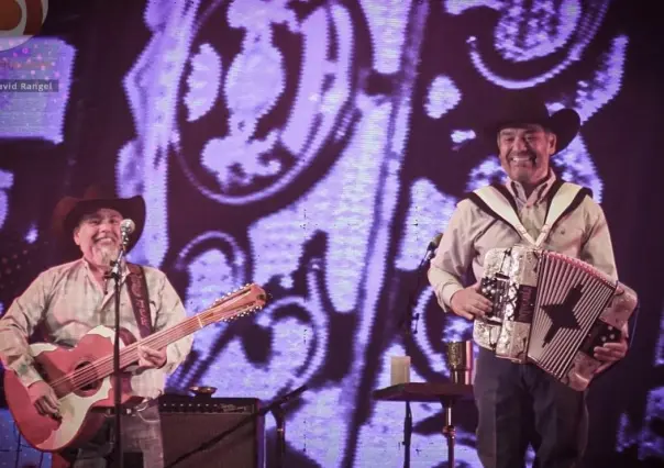 Ricky Muñoz desaíra a sus fanáticos durante un concierto en Michoacán (VIDEO)