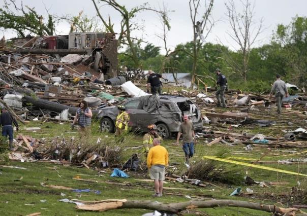 Tornado deja varias personas muertas y una docena de heridos en Iowa