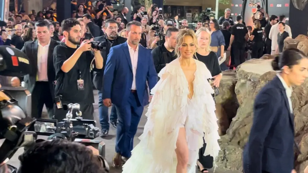 J. LO hermana ya eres mexicana (VIDEO)