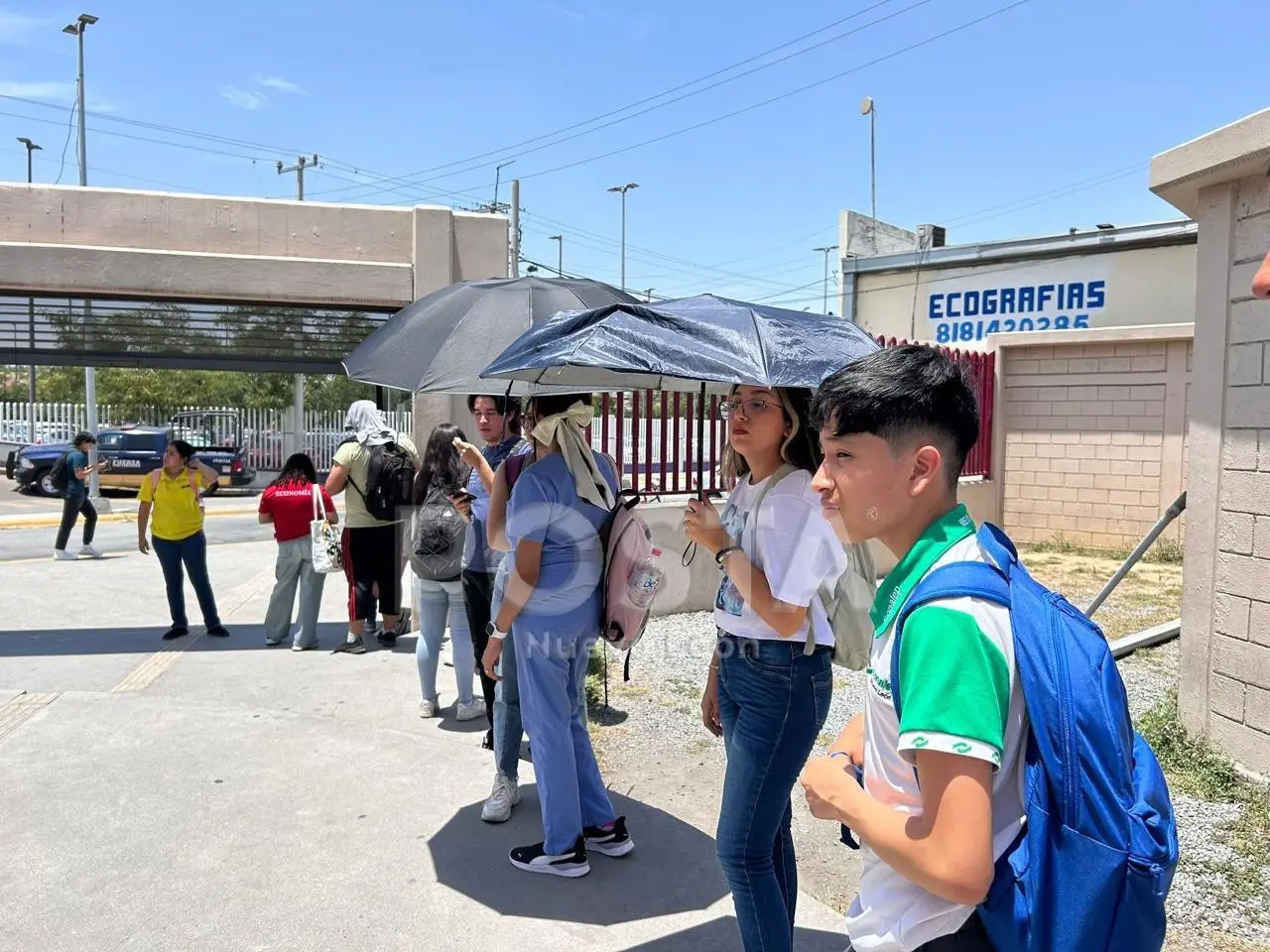 La ola de calor de la mano con la salud mental