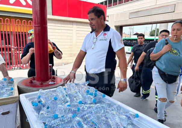 Ante ola de calor…instalan puntos de hidratación