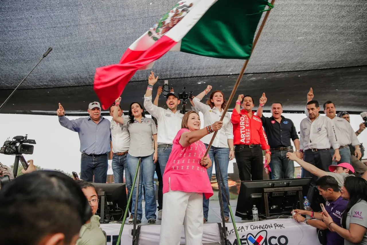 Acompañada por el dirigente nacional del PAN, Marko Cortés, Gálvez Ruiz reafirmó su apoyo a Yahleel Abdala y a otros candidatos de la coalición. Foto: PAN Nuevo Laredo