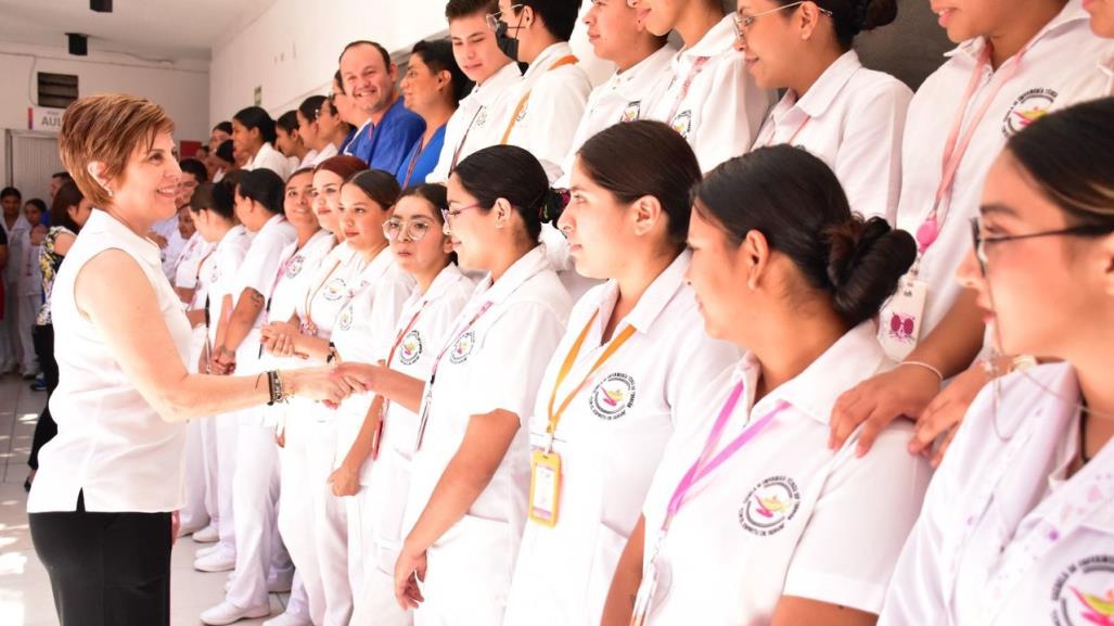 Celebran Día del Estudiante alumnos del DIF Torreón y de Enfermería