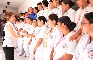 Celebran Día del Estudiante alumnos del DIF Torreón y de Enfermería