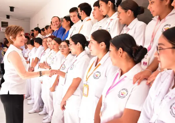 Celebran Día del Estudiante alumnos del DIF Torreón y de Enfermería