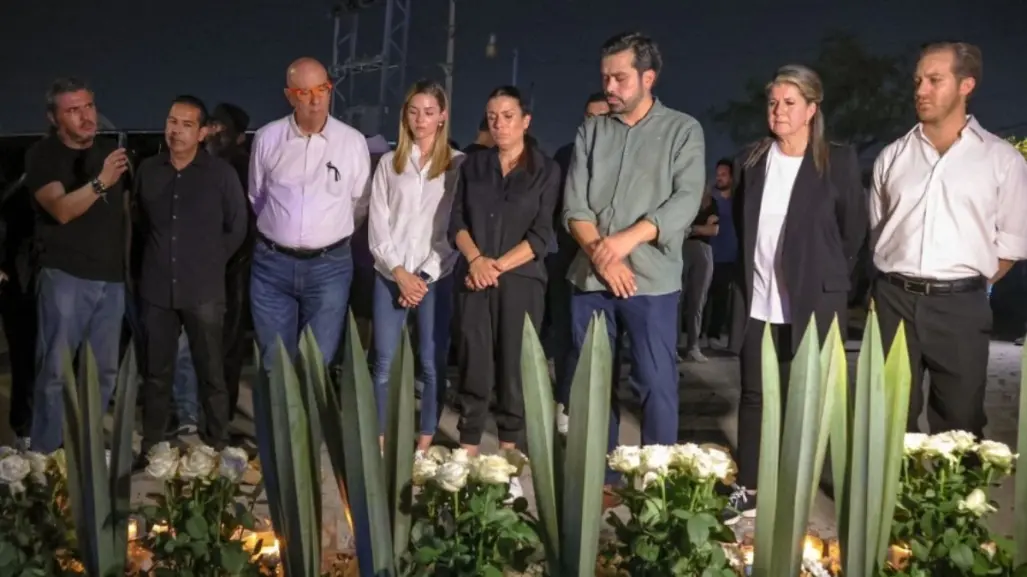 Jorge Máynez y Mariana Rodríguez acuden al lugar del derrumbe en San Pedro