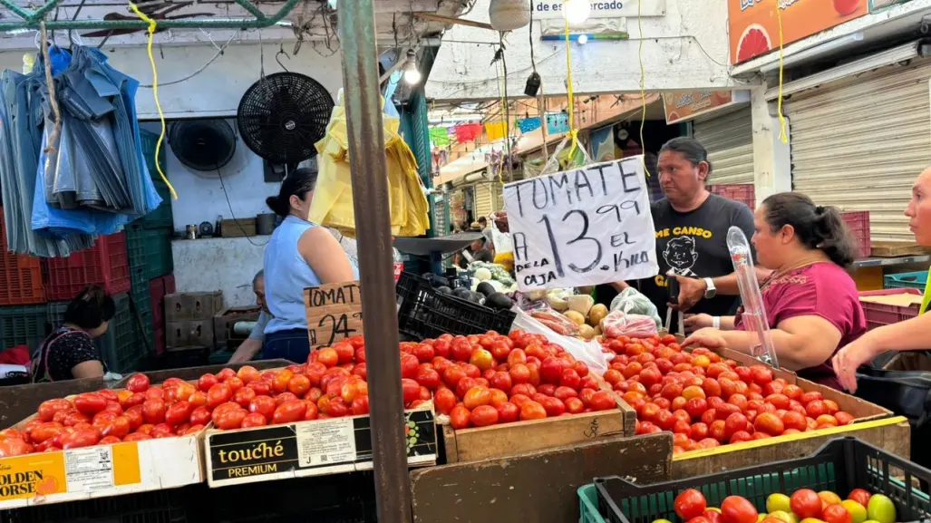 Productos de la canasta básica bajan de precio en el mercado Lucas de Gálvez